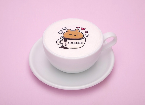くまのちょっと一休みカフェラテ \890   (C)igarashi yuri／LINE