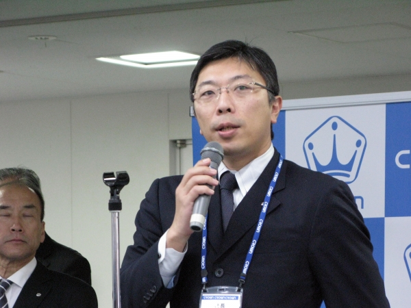 原田和樹社長は「販売店、メーカー、営業が三方得できる新しい展示会を提案していく」と挨拶。