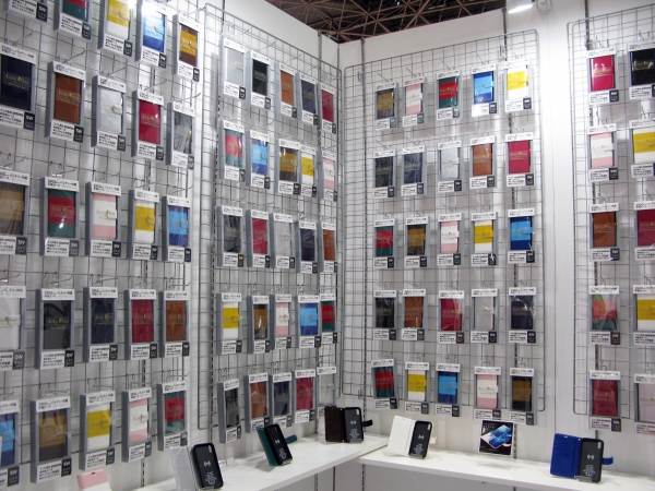 バッテリー搭載手帳型ｉＰｈｏｎｅケース「アシストノート」は豊富なカラーバリエーション　アイティートラスト