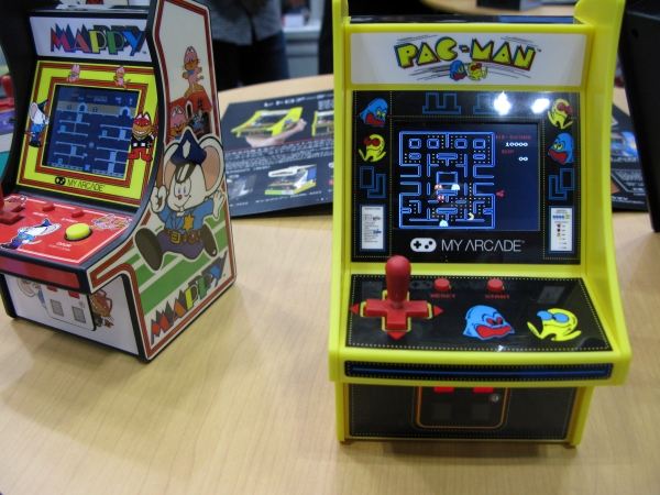 80年代を代表する懐かしのアーケードゲーム「パックマン」など名作が手のひらサイズになり復活「レトロアーケードシリーズ」インフォレンズ