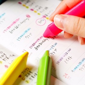 クーピーならではのやわらかな発色となめらかな書き心地が特長！