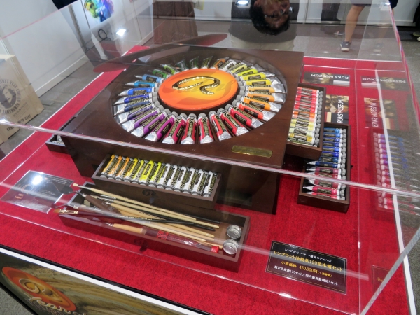レンブラントイヤー限定エディション「レンブラント油絵具120色木箱セット」国内販売数5セットの希少なコレクションアイテム　45万円（税抜）ターレンスジャパン