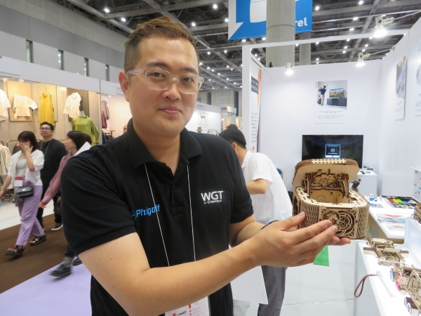 様々な機械の動きを再現した木製組立模型「Ｕｇｅａｒｓ　Ｃｏｌｌｅｃｔｉｏｎ」ヤベツジャパン
