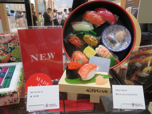 日本と言えば寿司。インバウンド需要の高い「寿司づくしキャンドルセット」カメヤマ