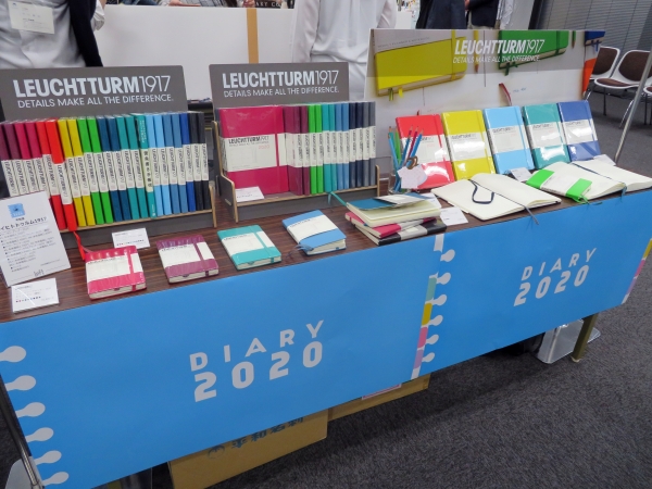 ドイツ老舗高級ステーショナリーブランド「ロイヒトトゥルム 1917」は、バレットジャーナルの創始者ライダー・キャロル氏が公式と認めたノート手帳　平和堂