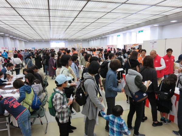 賑わうフェスタ会場