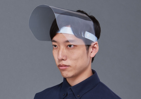 「開閉式フェイスシールド」シールド面が開閉し、着け外しの手間がない　1,750円（税抜）2020年12月9日(水)発売