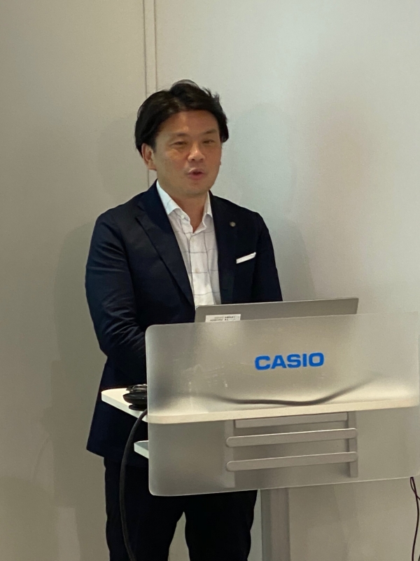 田代部長は「これまでカシオが培ってきたハンディターミナルのノウハウを蓄積したフラッグシップモデルです」と説明。