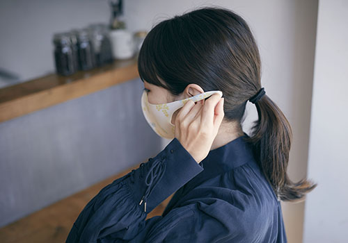 ・適度な伸縮性があり顔にフィットする素材