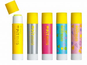 左から、イエロー、シルバー、ピンク、リミテッドブルー【数量限定】、リミテッドピンク【数量限定】