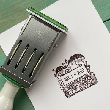 ＜文具女子アワード　ときめきデザイン賞＞　Alisa＆Akamegane：きのこの回転印