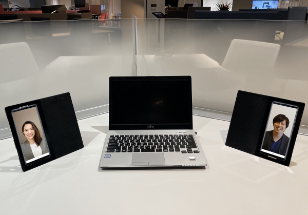 サラウンドモード（1台に1人を投影）