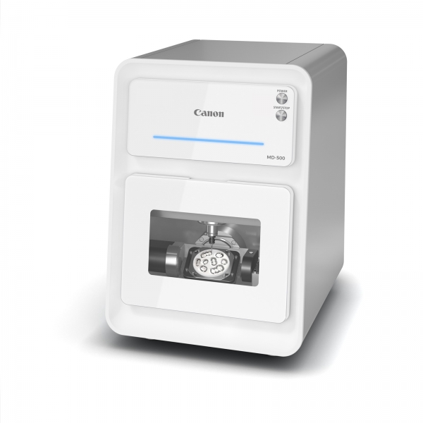 MD-500（歯科用ミリングマシン）※キヤノン電子株式会社の製品。