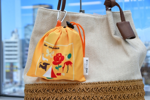 ■エアーマルチクッション　\2,750円(税込) 頭や腰・背中などマルチに使えます。 小さくたたんで収納できるポーチ付き。 リリースバルブで素早く空気の出し入れができます。