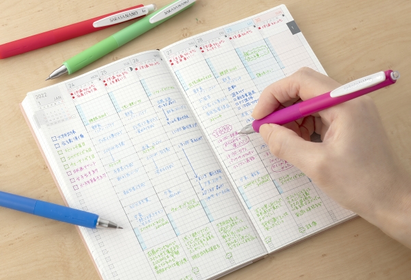 △小さいマス目にもくっきりカラフルに書ける
