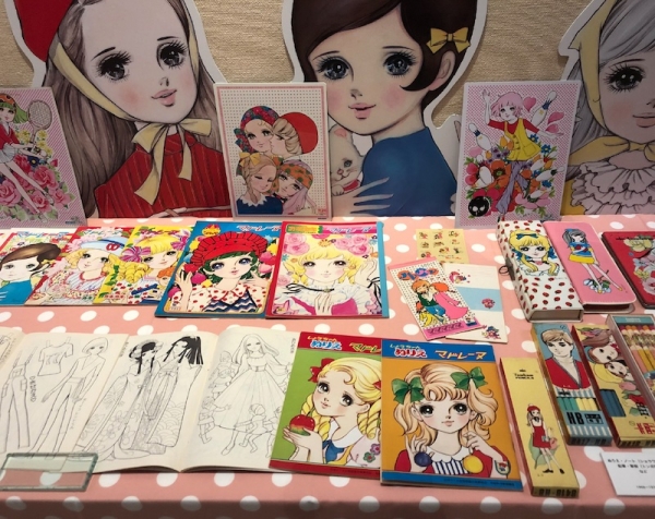 《貸し本漫画本、文房具、着せかえなどの貴重な現物展示》当時の文房具など