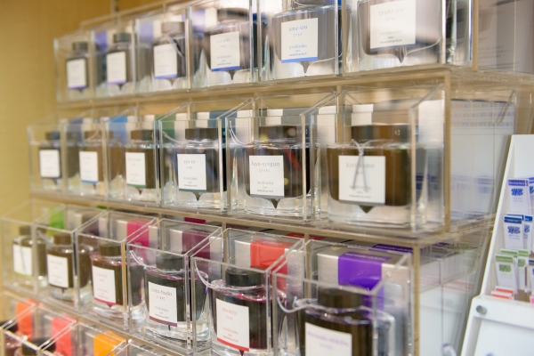 オカモトヤ店内