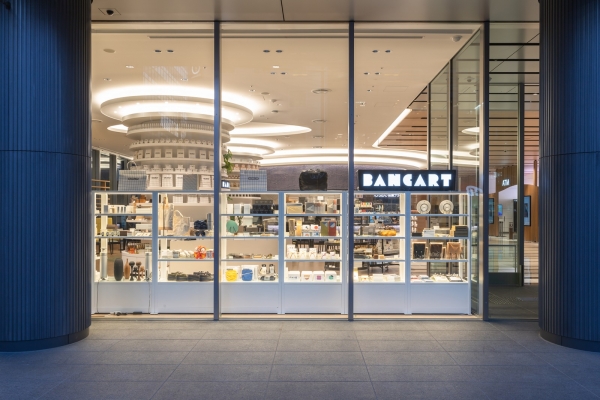 店内撮影：神崎博文