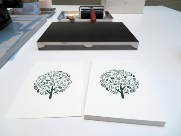 活版印刷体験のワークショップでは、こちらのメモ帳作りが楽しめます