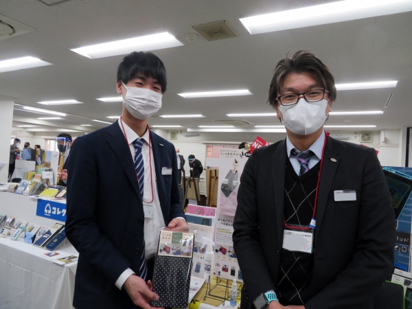 サンケーキコムのおススメは、包むだけでポーチになる『くっつきタオル』 