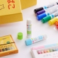 サクラクレパスの小学生文具からスティックのり「色が消えるタイプ」と「しっかり貼れるタイプ」発売