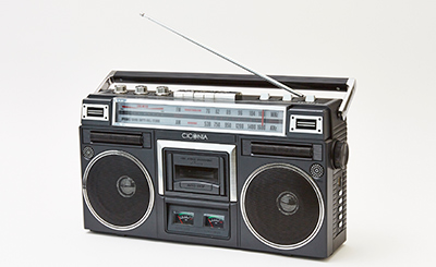 ＜グランプリ＞　USB、SDメディア、ブルートゥース使用可「レトロモダンなステレオラジカセ」センター商事