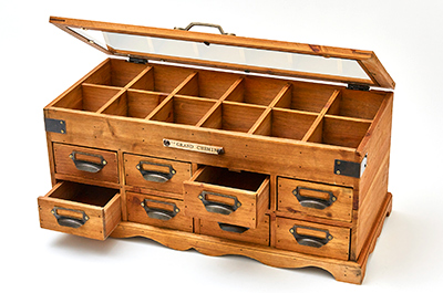 ＜大賞＞アンティーク風「コレクションボックス」信浩コーポレーション