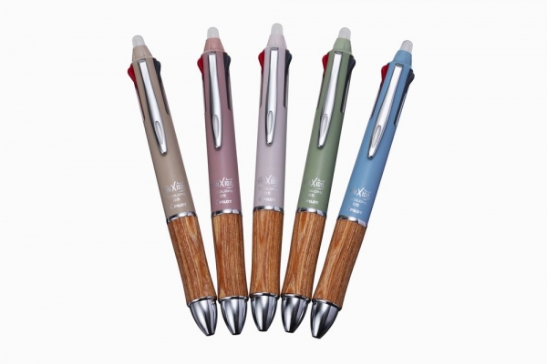 ●ロフト限定 フリクション３ウッド くすみカラー(パイロット)・・・各2,420円