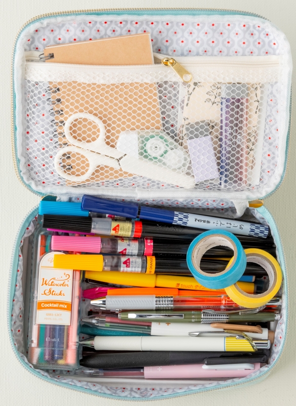 シンプルな形で使いやすい！ 文具や趣味の道具を自由に収納