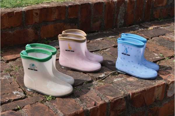 【注目出展社】木村株式会社 スゥエーデン発ブランド「MOZ」のレインシューズなどを出展。