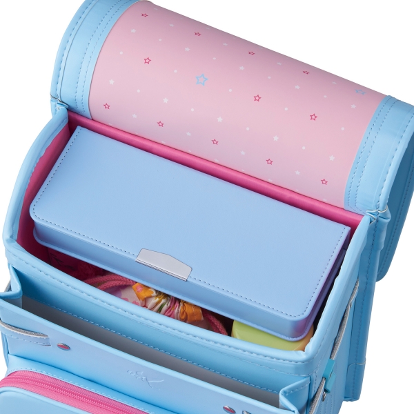 ランドセルの空いたスペースに