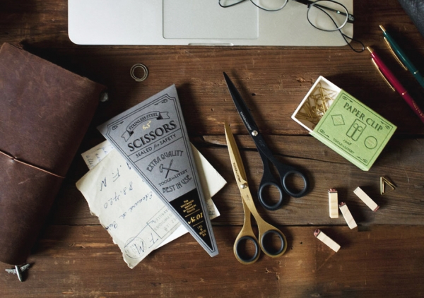 ＜TOOLS to LIVEBY 禮拜文房具＞