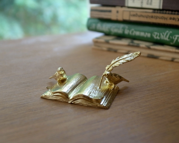 ブンチョウと羽ペンのペンレスト 価格｜4,400円（税込）