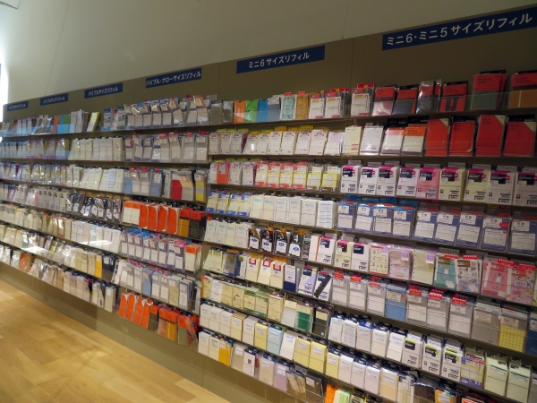 リフィル約1000種が一堂に