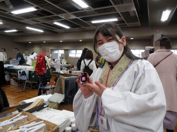 ハイノートオリジナル群馬インク「Maebashi（前橋）」ピンク系のラメを2色配合して、華やかに咲き誇る躑躅の枝を表現しています♪