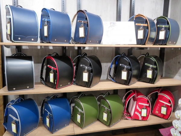 ステップ1  メインを選ぶ（全15色） DEEP（ブラック・ネイビー・ブルー・オリーブ・ビビットピンク・タフネオブラック・タフネオネイビー）