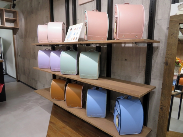 ステップ1  メインを選ぶ（全15色）SMOKY（ミスティローズ・マシュマロピンク・アイリス・マシュマロブルー・ミントグリーン・アイボリー・シナモン・グレージュ）