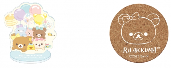 左：クリップ付きアクリルスタンド　900円（税込990円） 右：コルクコースター　700円（税込770円）