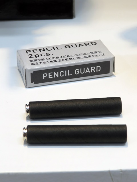 大人のための鉛筆 プラ素材を使わない紙製の鉛筆キャップ「PENCIL GUAROD」装着で、スマホやタブレットも操作可能「ジーニアスペンシル」北星鉛筆