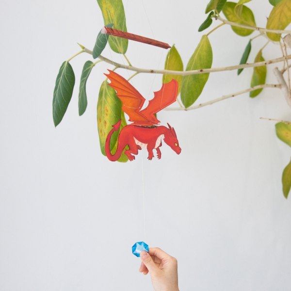 しかけが面白い「羽ばたくドラゴン」
