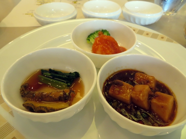 「鮑の煮込み」「海老チリソース」「麻婆豆腐」