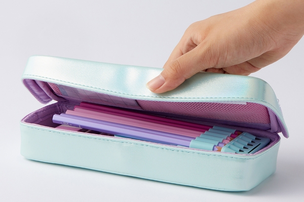 開け閉め簡単マグネット式！