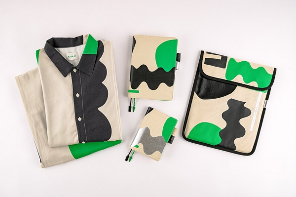 パジャマが人気のブランド『PAMM』が手帳カバーに。クリーム色のコットン地に、グリーン、ブラック、シルバーの有機的な図形が配置された、ポップなデザイン