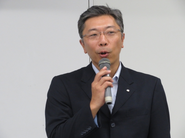 原田社長は「今回の展示会は初めて全支店のお客様を招待した。この会場で商品を見てもらうため、青森から静岡まで他県にわたるお客様と弊社の営業マンも来場している」と述べた。