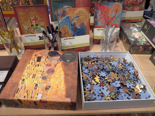 高級感の漂う「ジグソーパズル　クリムト（接吻）」