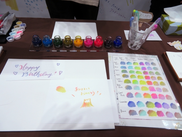 あなたのマイルドライナーでグラデーションが楽しめる。ちょい足し用マイルドライナーインク入りボトル「マイルドライナーのもと」先行販売（5月発売）ゼブラ