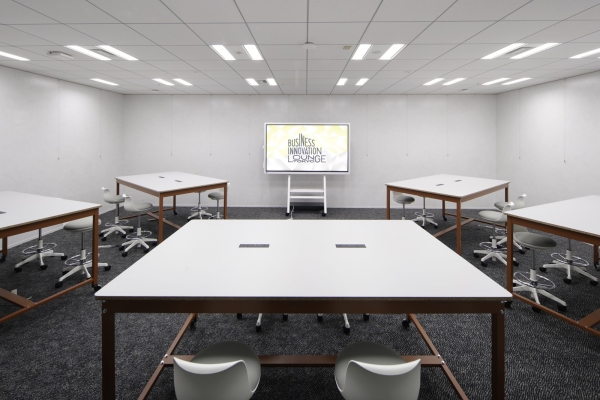 デザイン思考とアジャイルでプロジェクトが加速するワークショップルーム