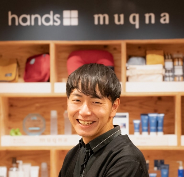 顧客マーケティング部 前田