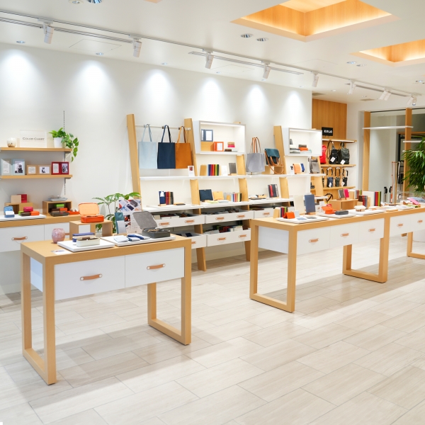 K.Itoya 1F COLOR CHARTコーナー