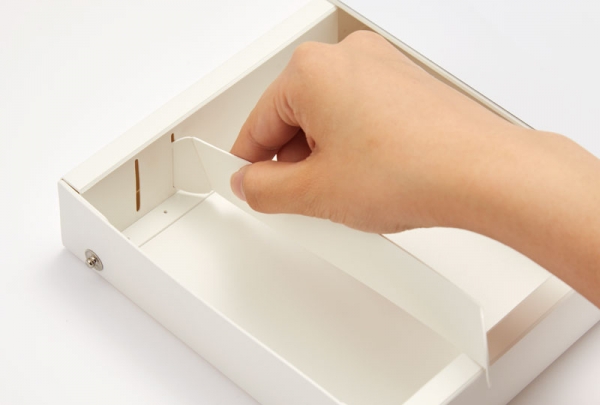 「仕切り板付き」小物の仕分けに最適（Mサイズのみ）
